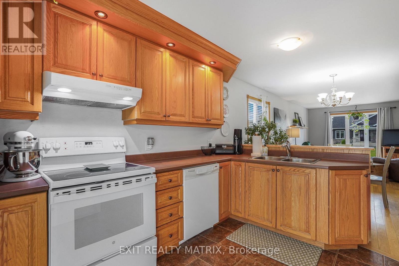 90 Richard Street Property Photo 13