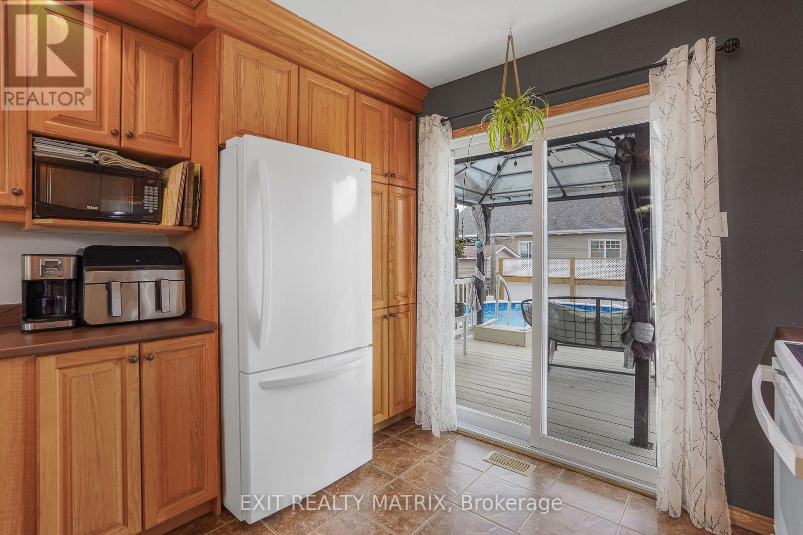 90 Richard Street Property Photo 15