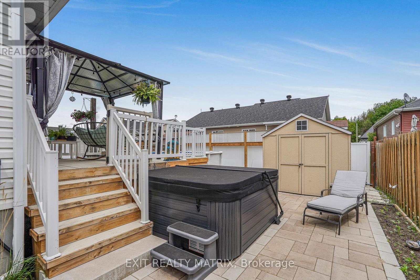 90 Richard Street Property Photo 25