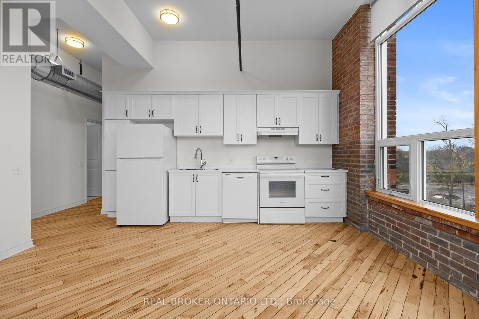 313 - 150 Mill Street Property Photo 5