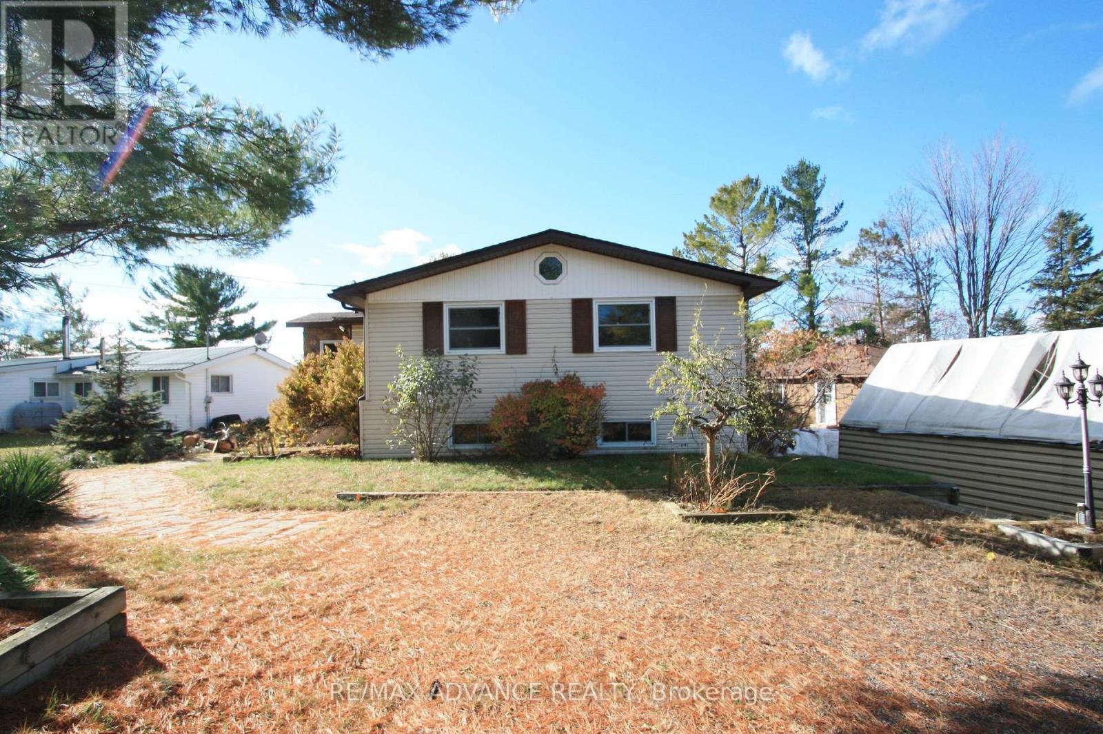 77 Rockview Road Property Photo 2