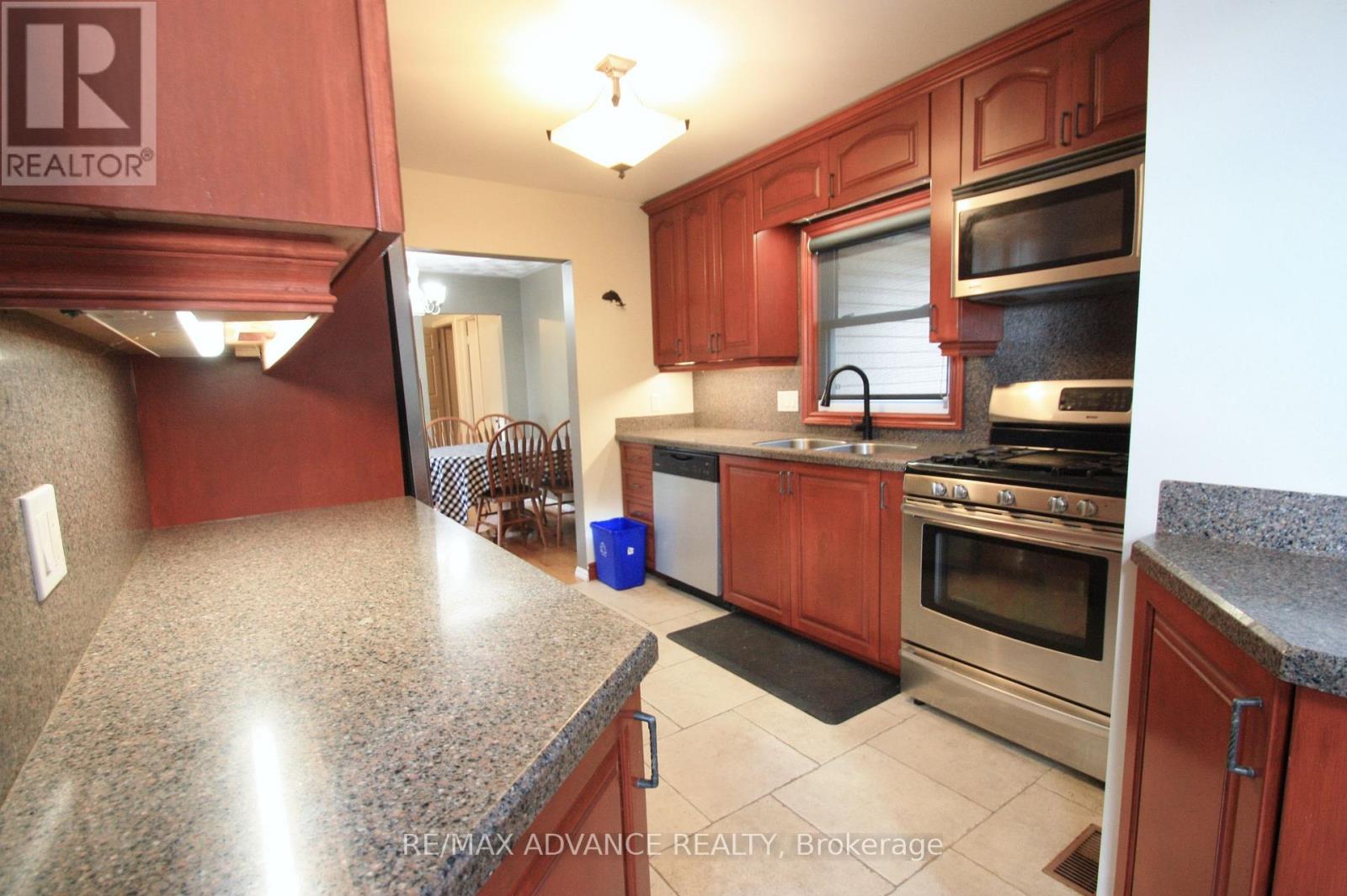 77 Rockview Road Property Photo 6