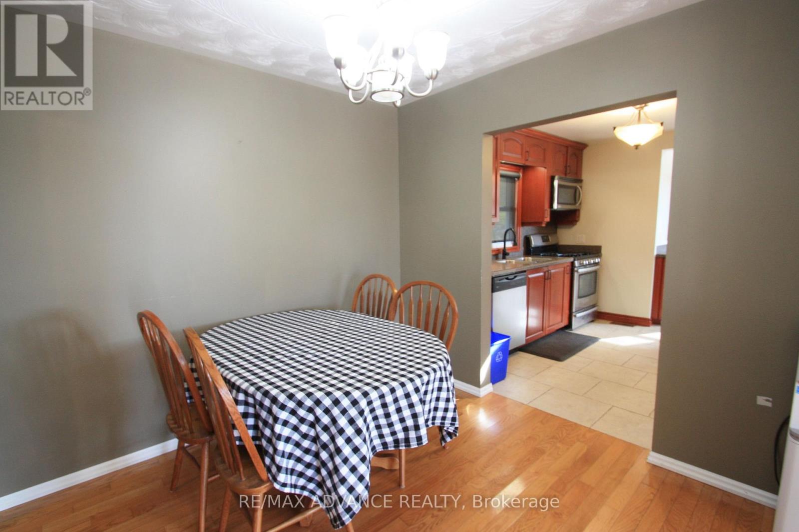 77 Rockview Road Property Photo 11