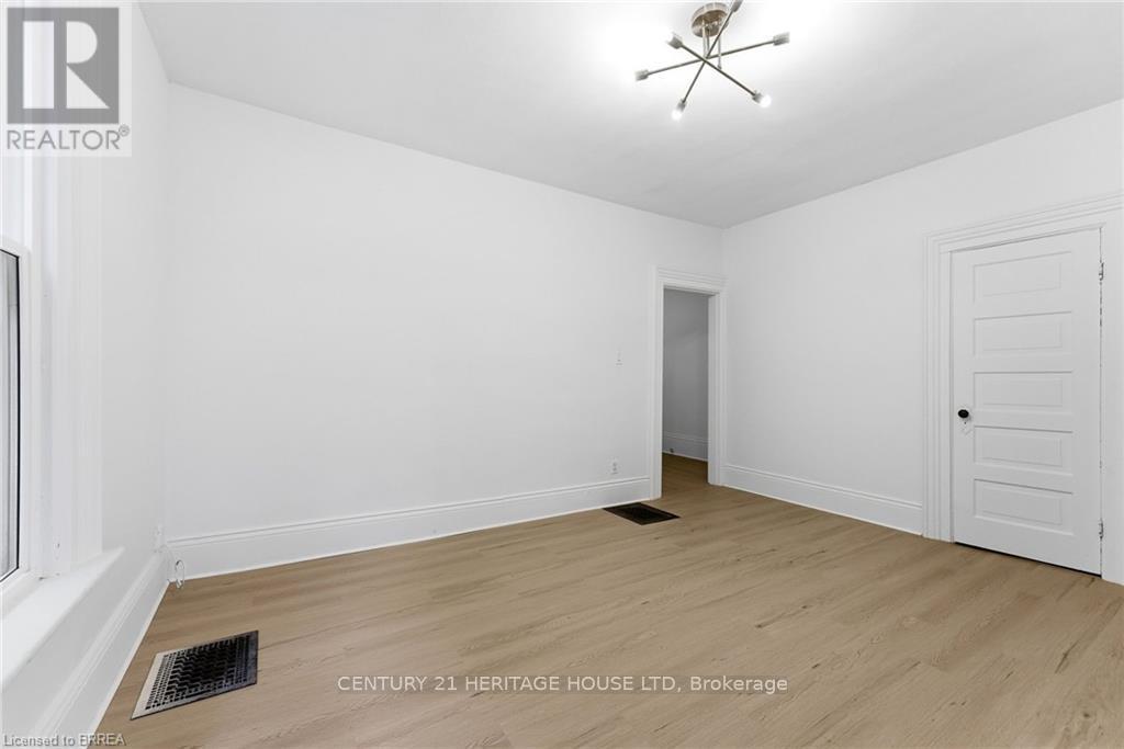 174-176 Darling Street Property Photo 11