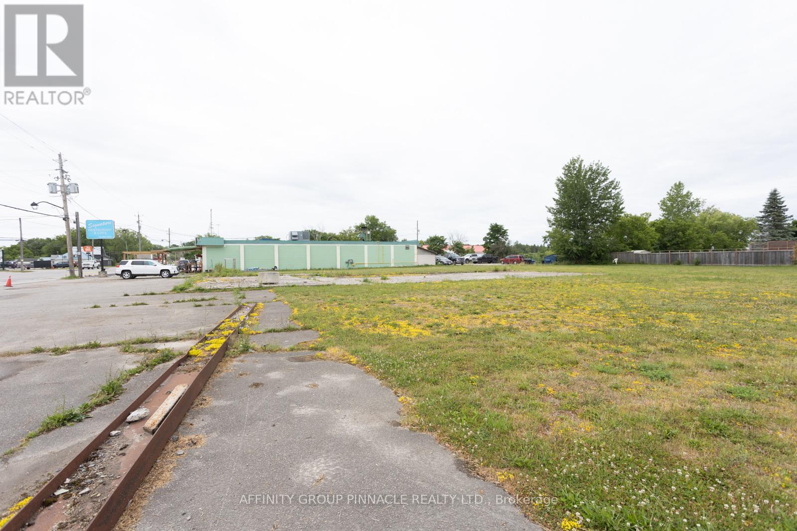 94 Lindsay Street Property Photo 4