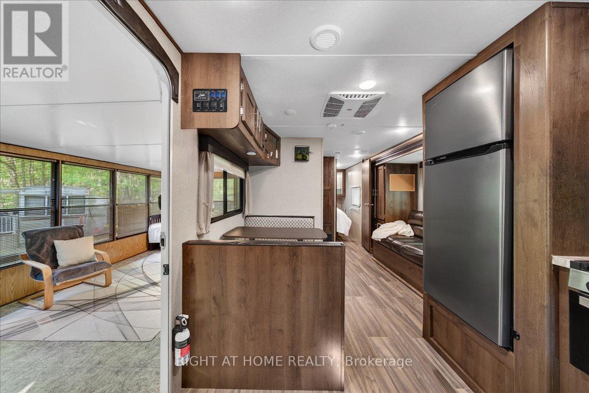 201 - 142571 35 Road Property Photo 13