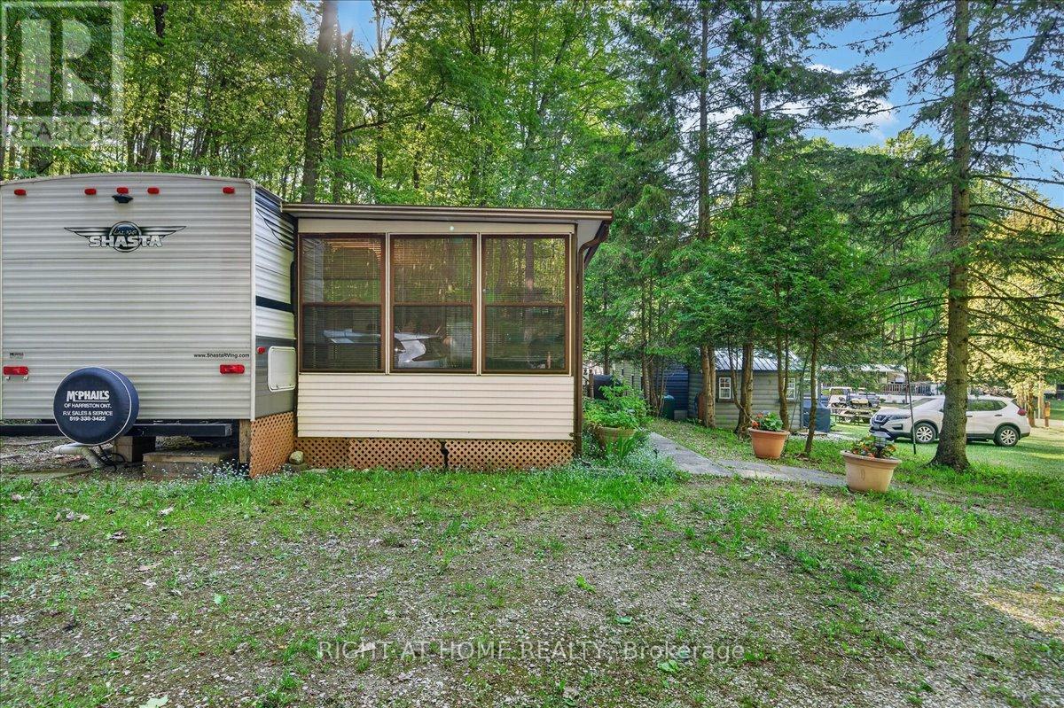 201 - 142571 35 Road Property Photo 32