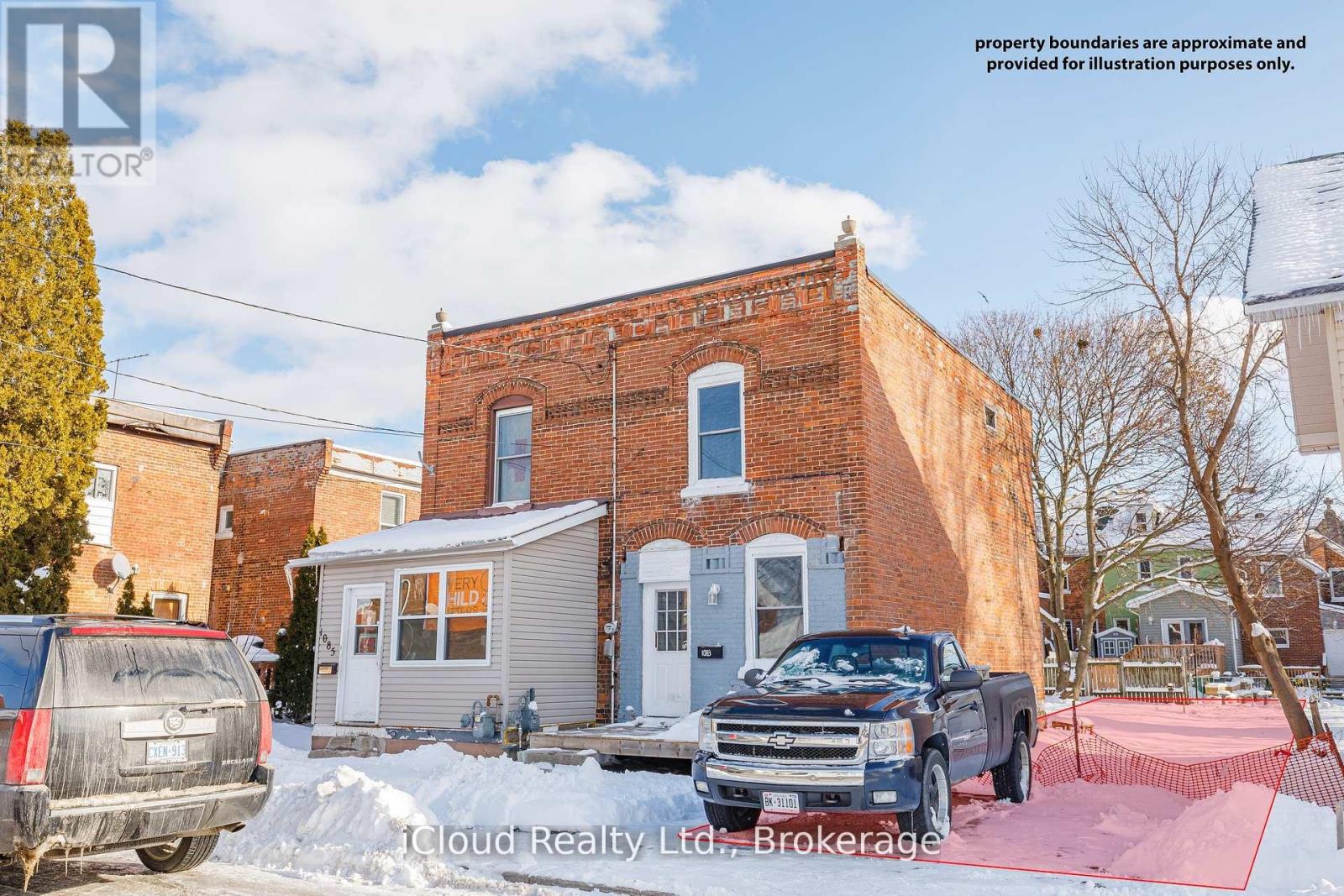 1081 3rd A Avenue E Property Photo 2
