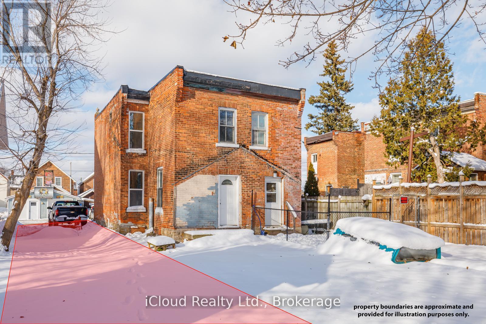 1081 3rd A Avenue E Property Photo 3