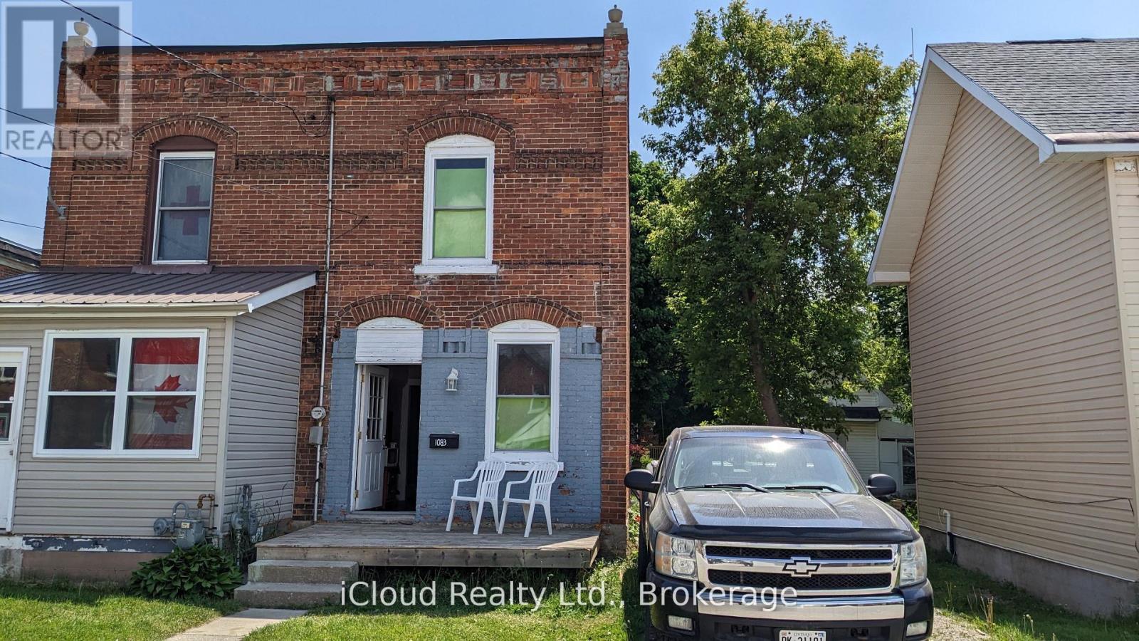 1083 3rd A Avenue E Property Photo 1