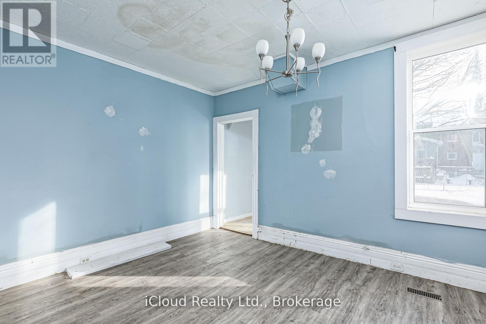 1083 3rd A Avenue E Property Photo 7