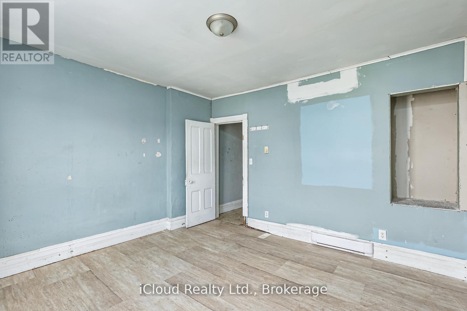 1083 3rd A Avenue E Property Photo 10
