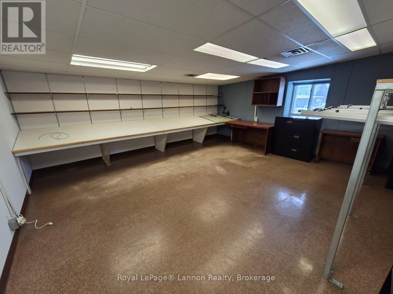 905 Commerce Street S Property Photo 22