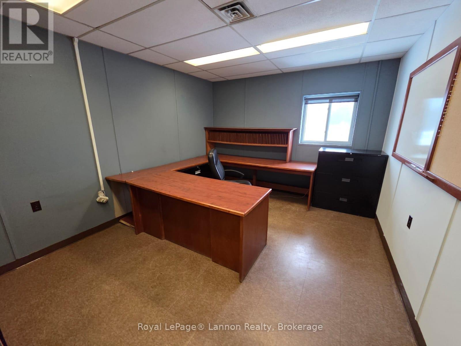 905 Commerce Street S Property Photo 24
