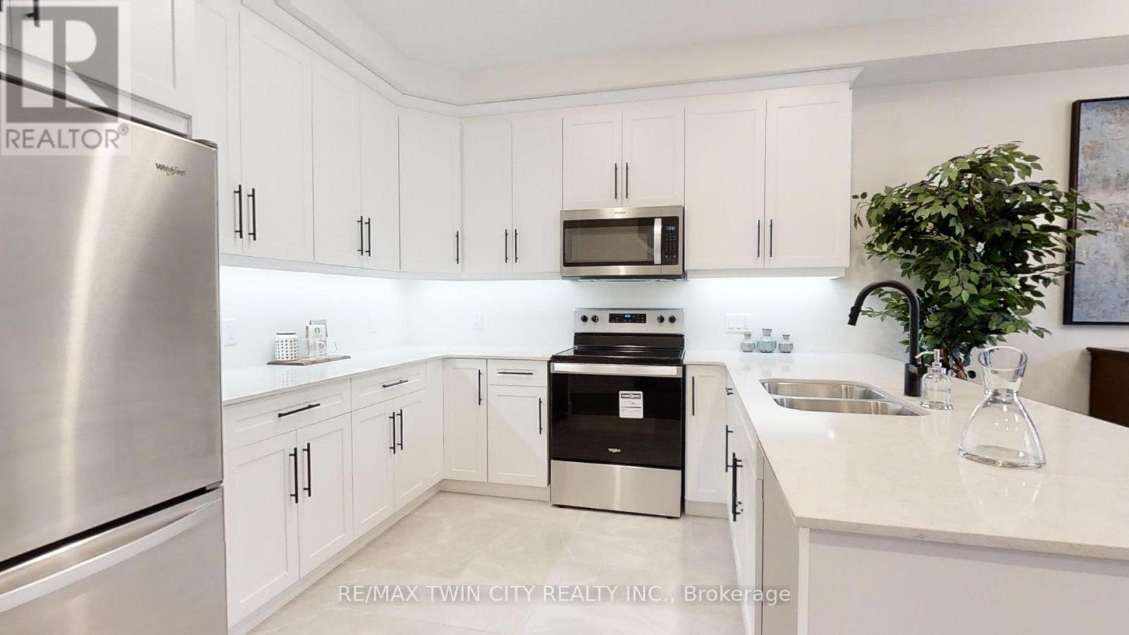 147 Julie Crescent Property Photo 2