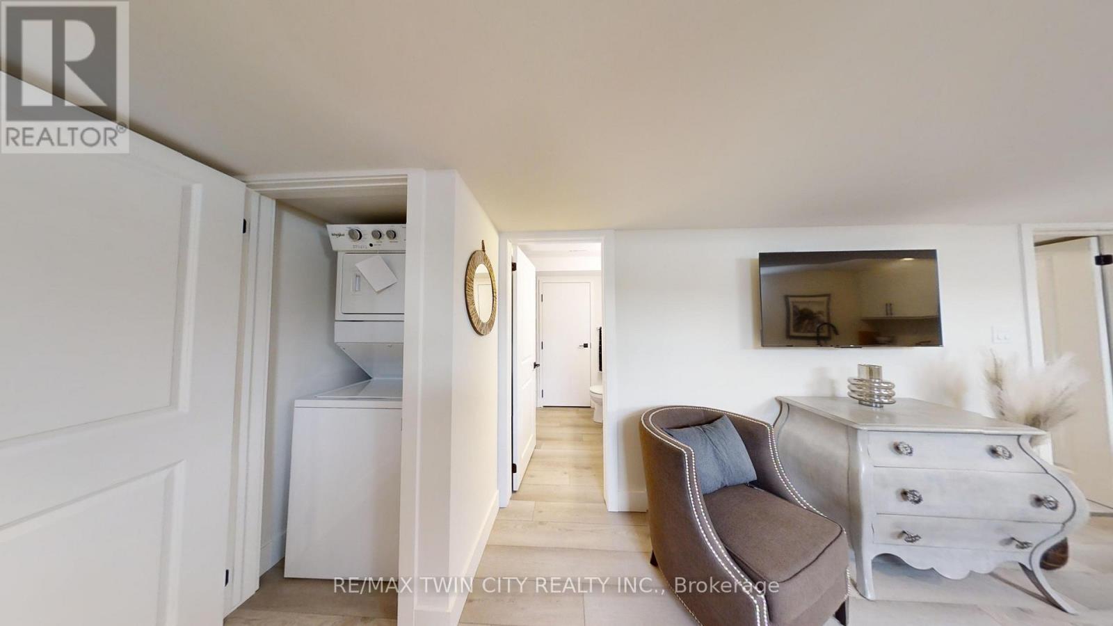 171 Julie Crescent Property Photo 4