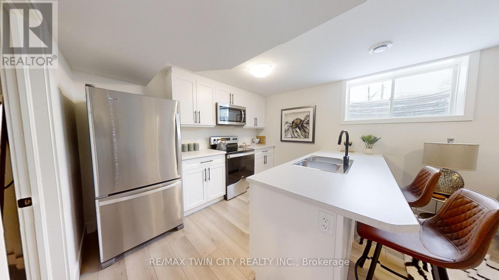 171 Julie Crescent Property Photo 8