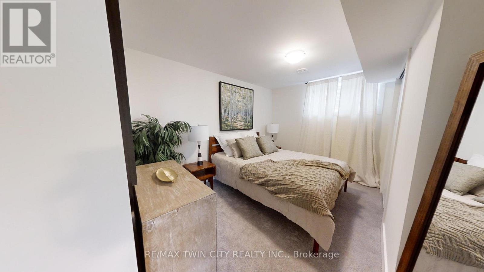 171 Julie Crescent Property Photo 11
