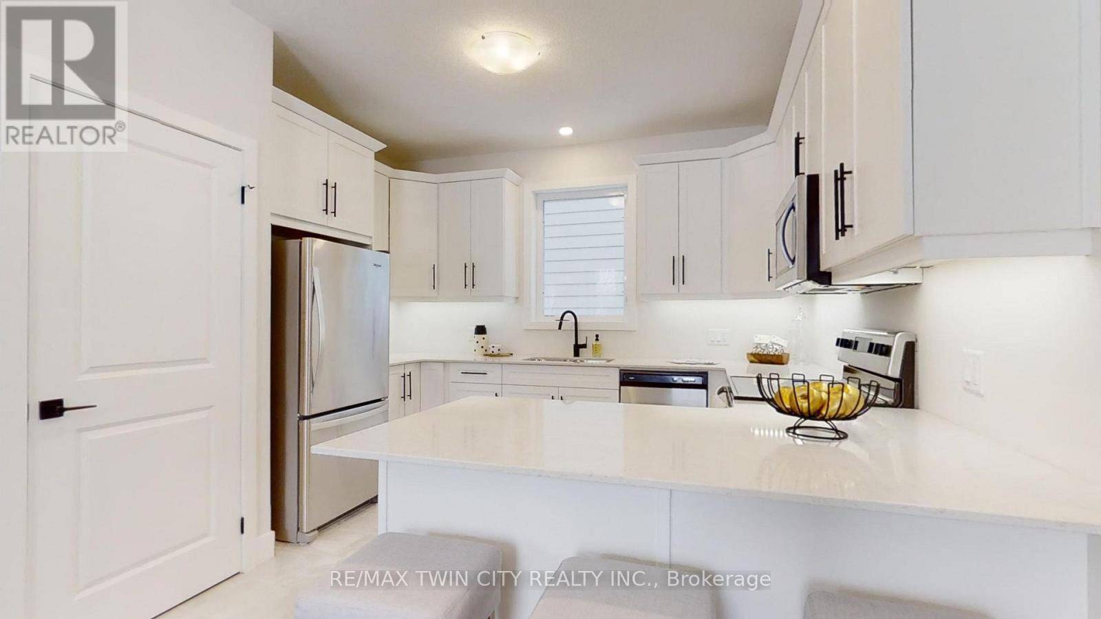 171 Julie Crescent Property Photo 15