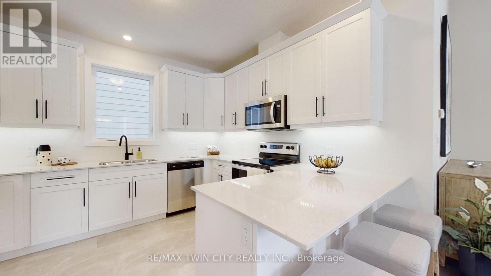 171 Julie Crescent Property Photo 22