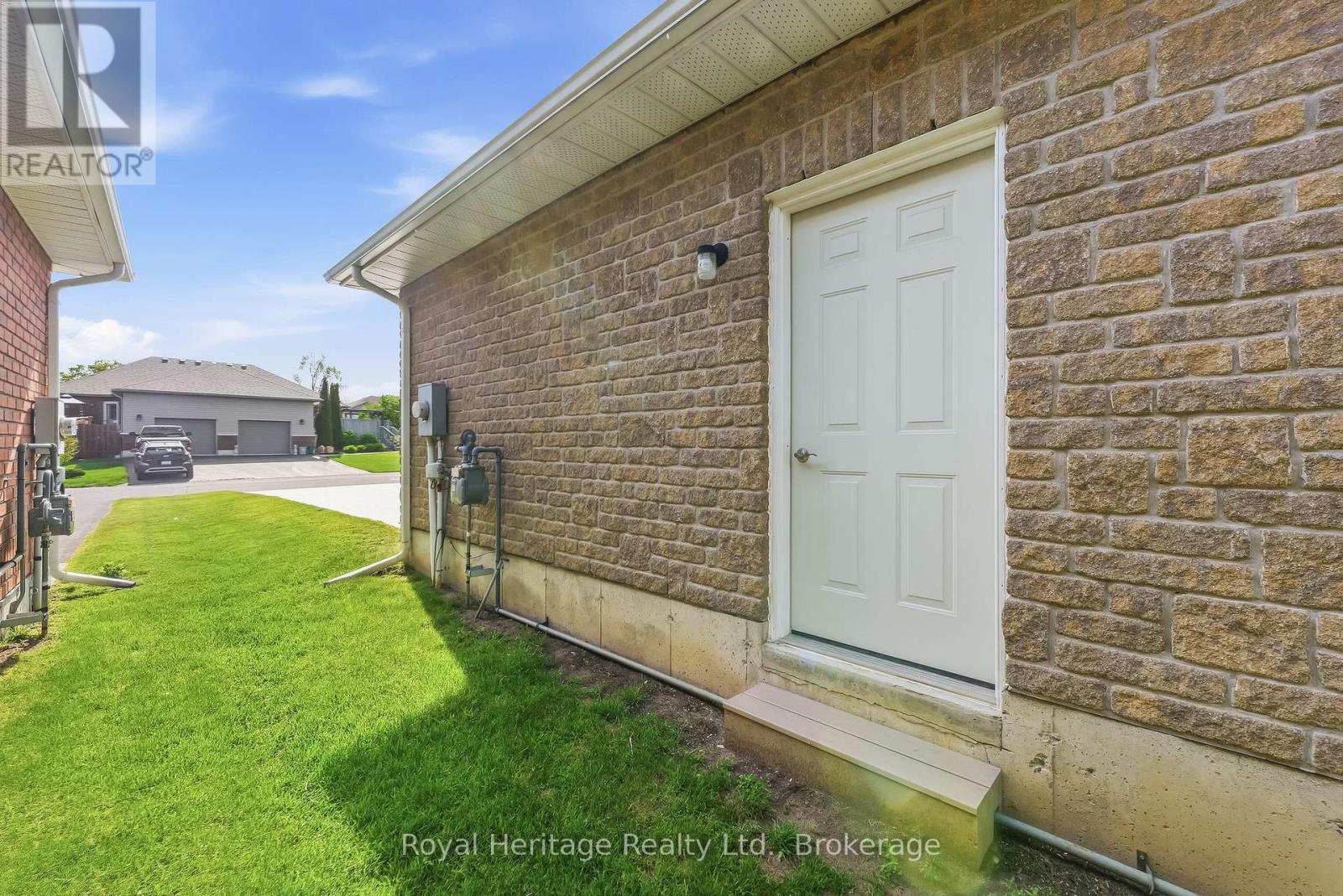 2 Cortland Way Property Photo 34