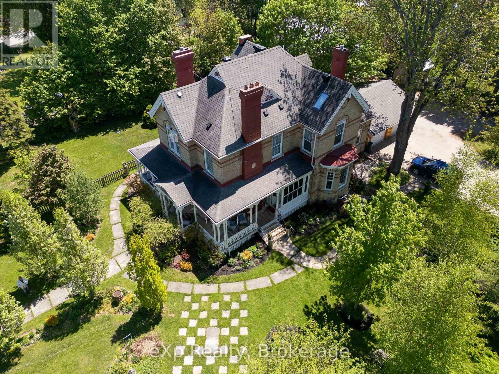 285 MARY STREET Property Photo 1