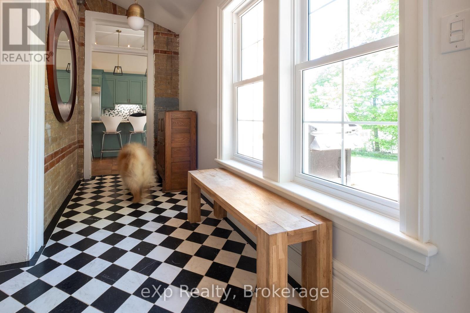 285 Mary Street Property Photo 11