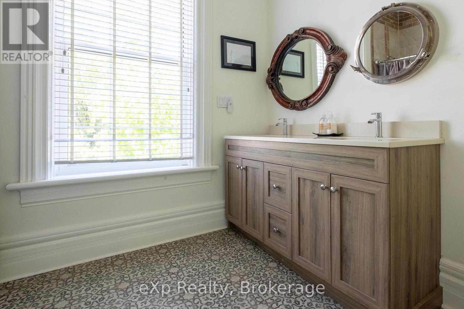285 Mary Street Property Photo 26