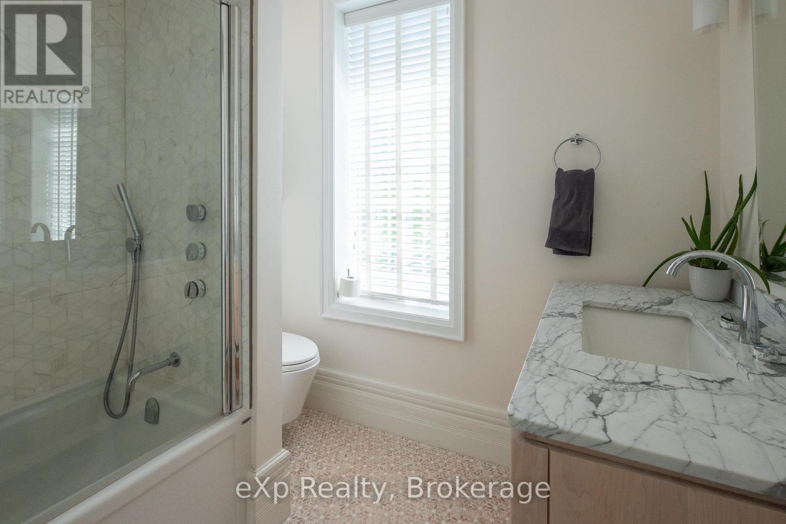 285 Mary Street Property Photo 27