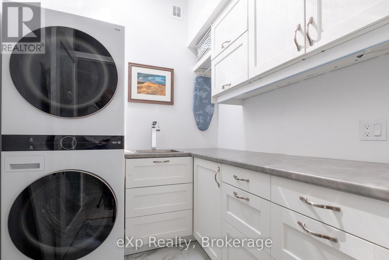 285 Mary Street Property Photo 28