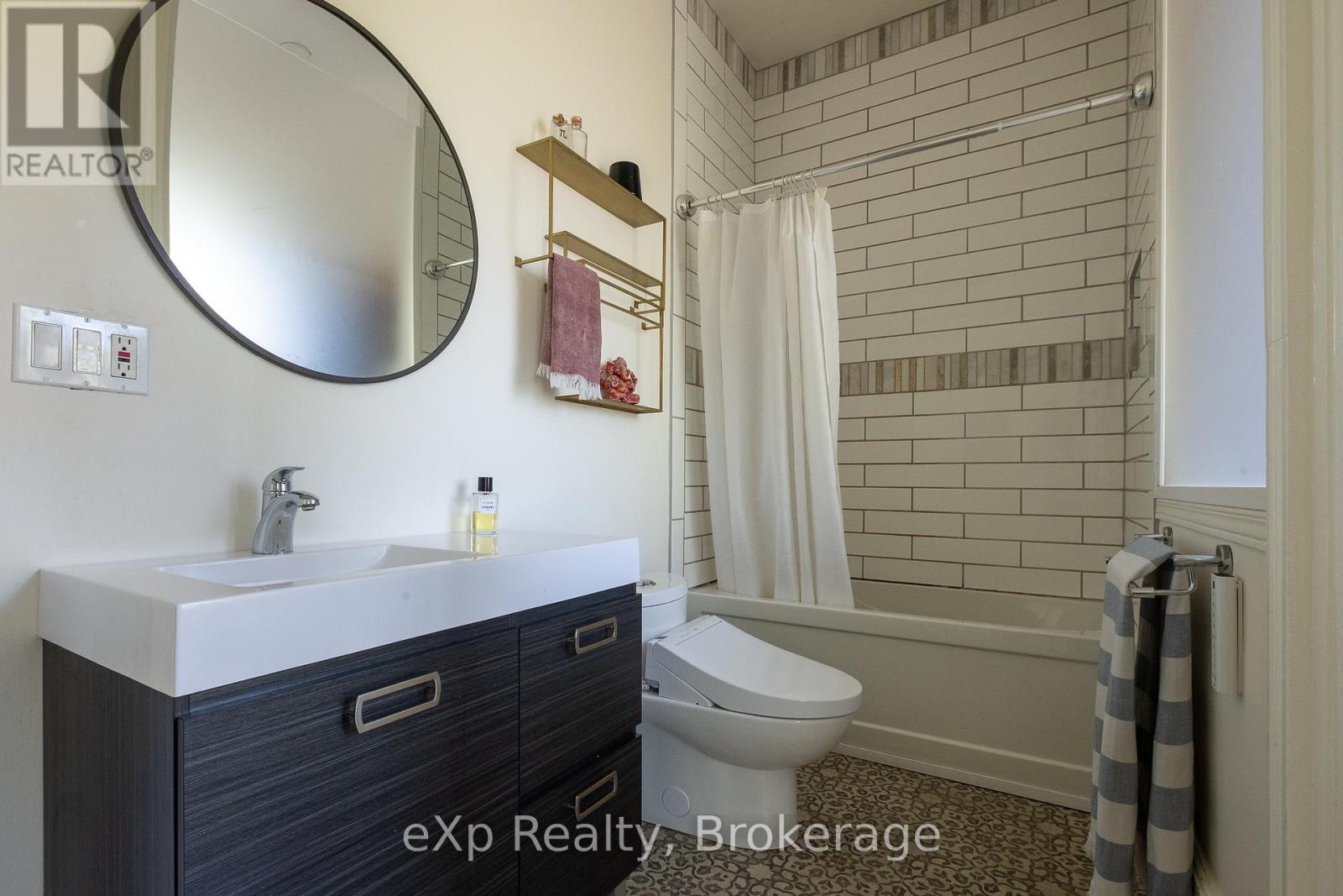 285 Mary Street Property Photo 31