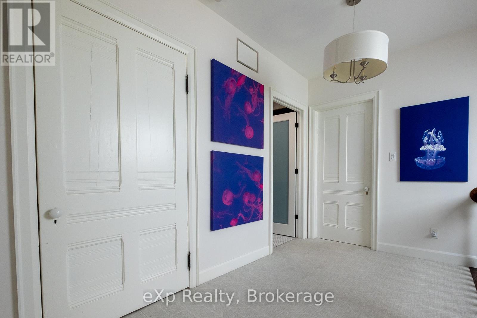 285 Mary Street Property Photo 37