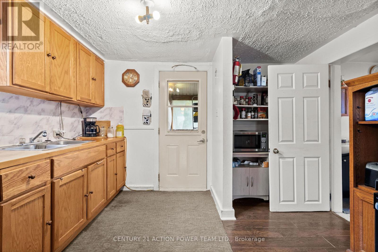 331 7th Street E Property Photo 5