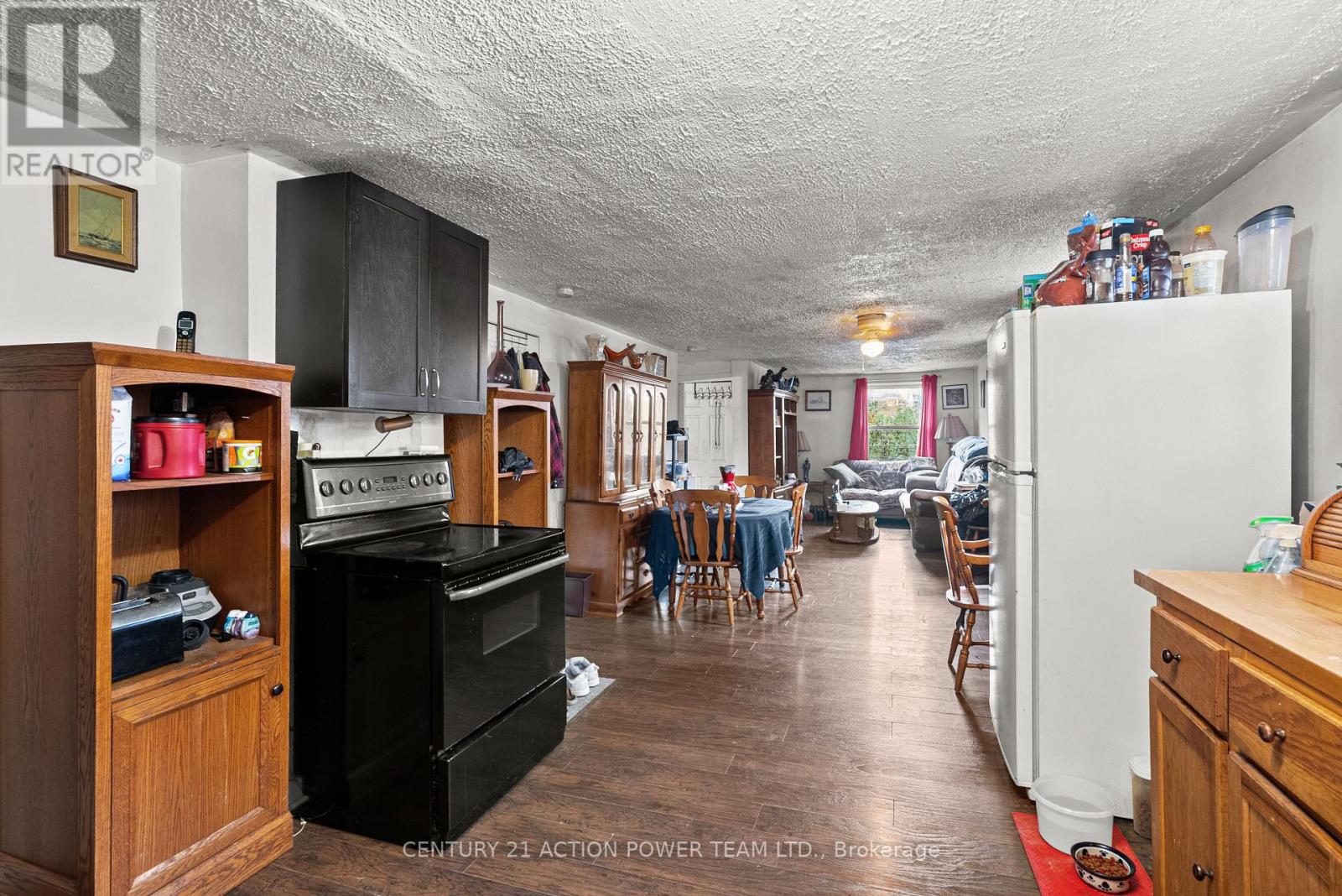 331 7th Street E Property Photo 8