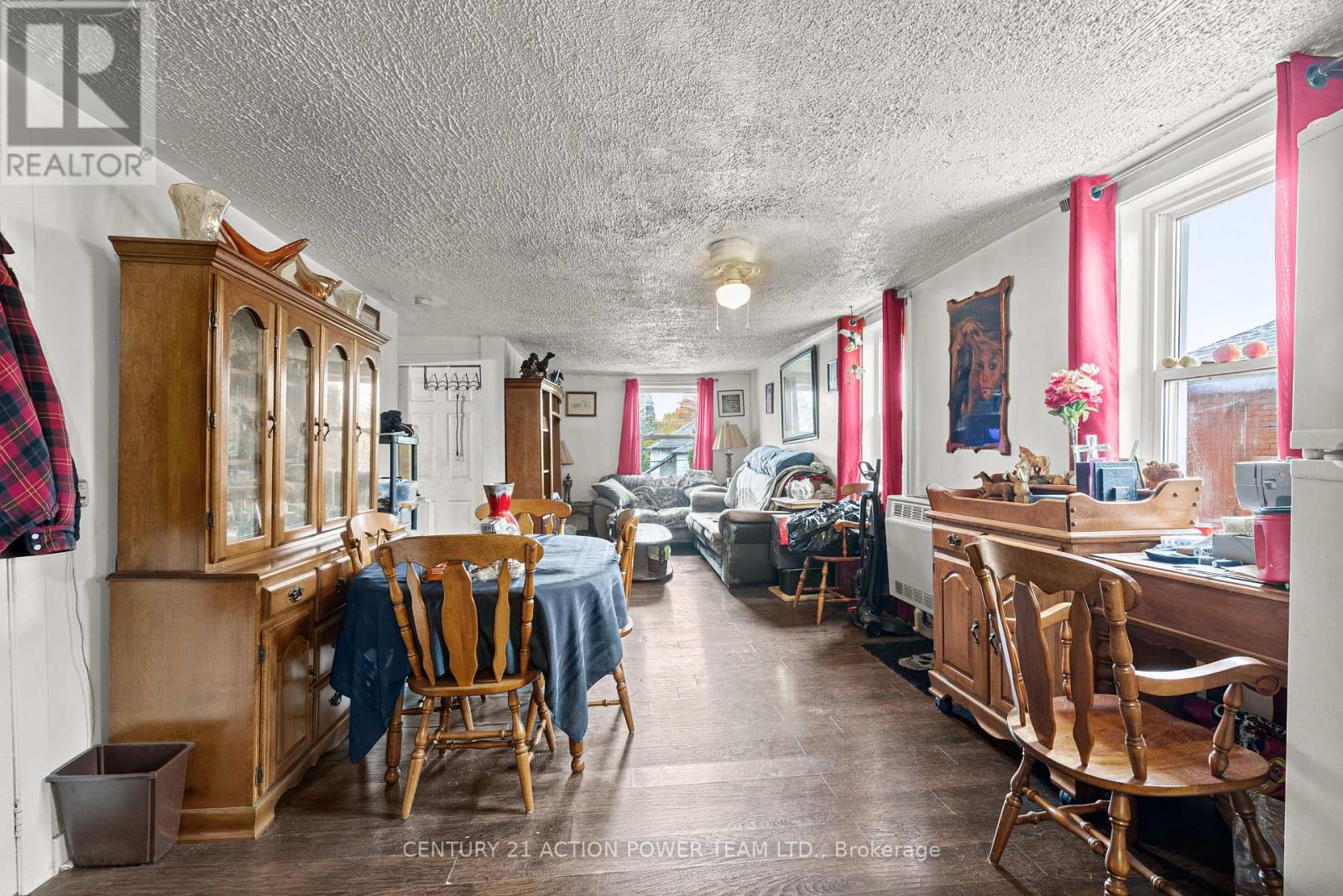 331 7th Street E Property Photo 9