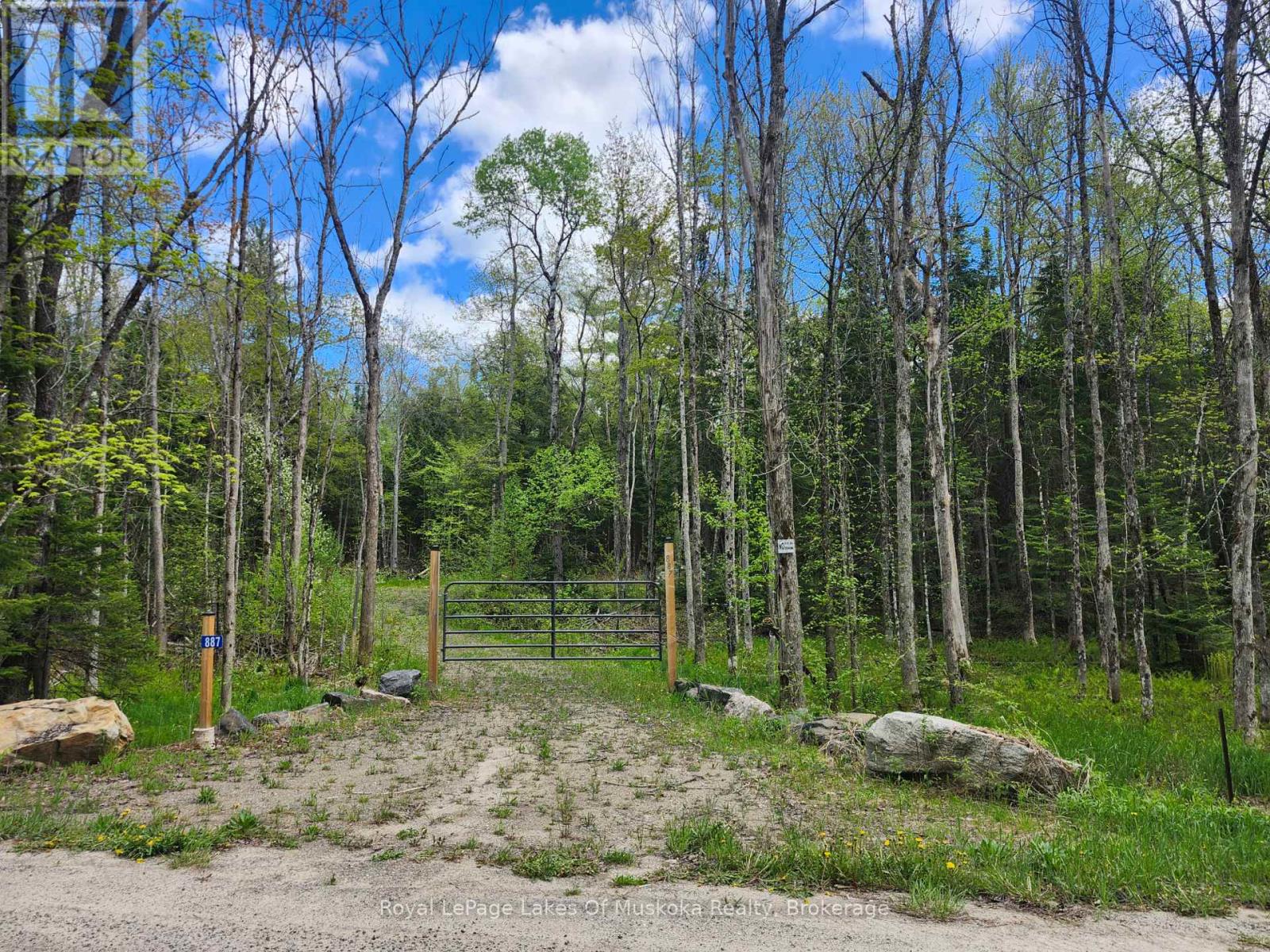 887 Star Lake Road Property Photo 2