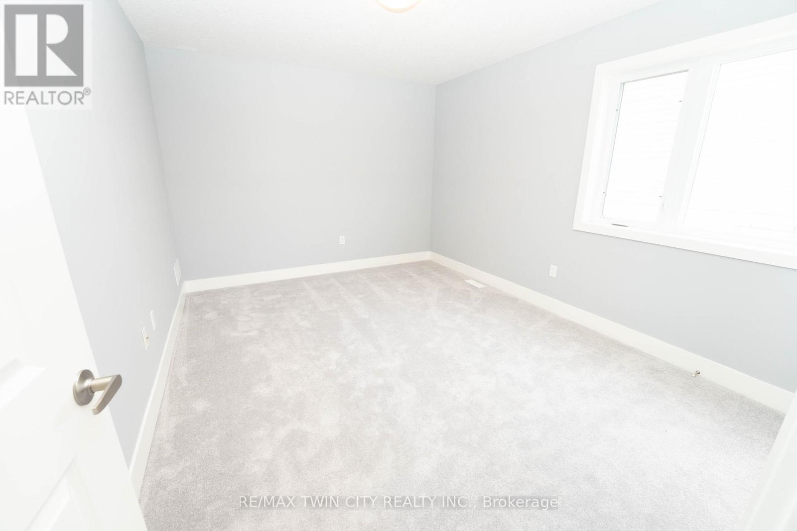 2084 Evans Boulevard Property Photo 12