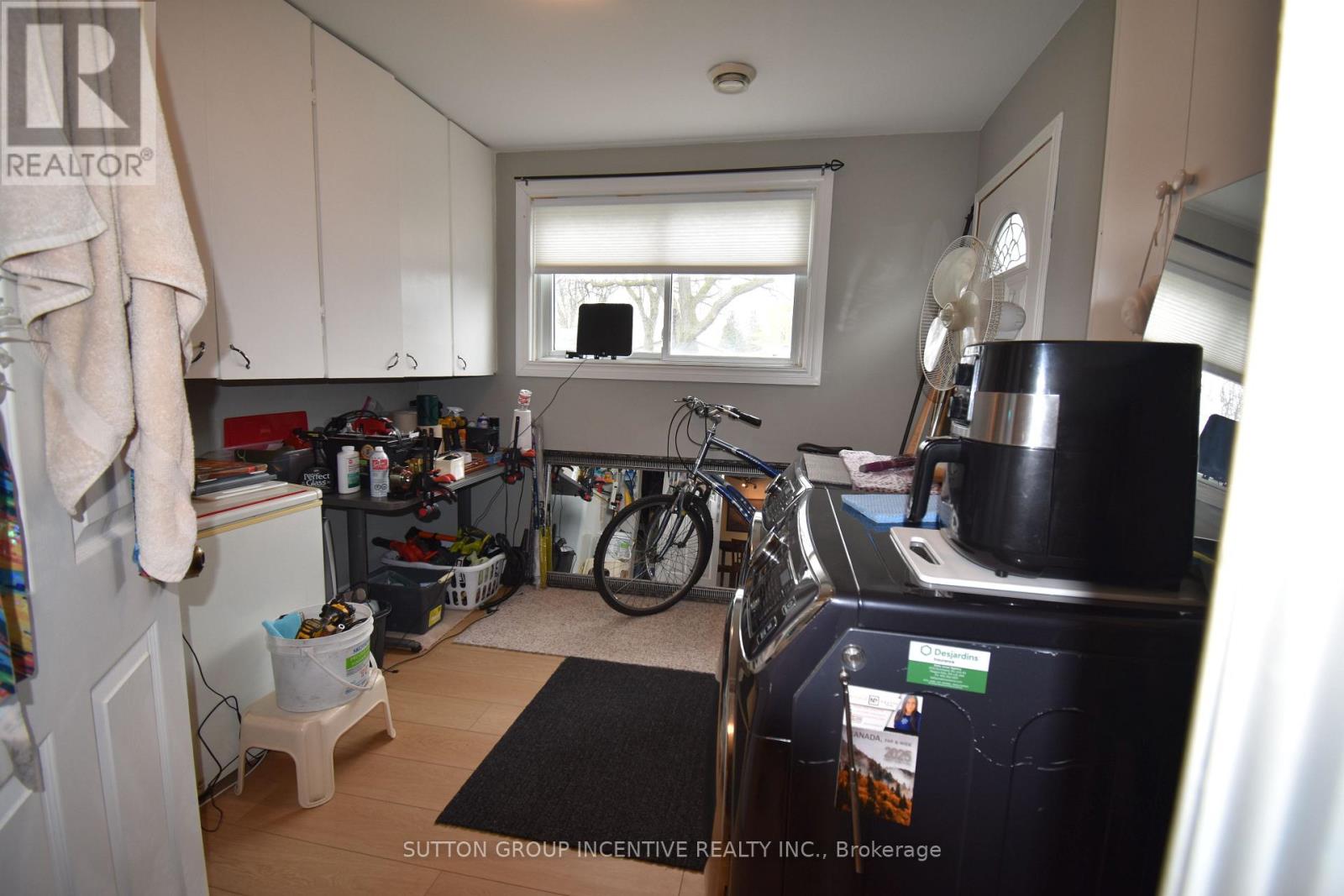 5 Lanark Crescent Property Photo 12