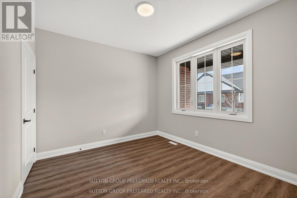 28 - 175 Glengariff Drive Property Photo 3