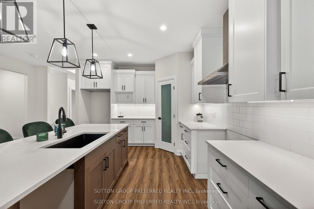 28 - 175 Glengariff Drive Property Photo 11