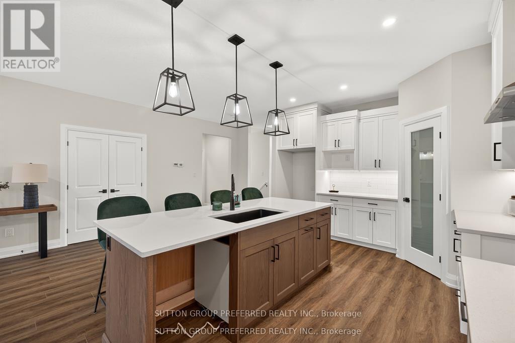 28 - 175 Glengariff Drive Property Photo 13
