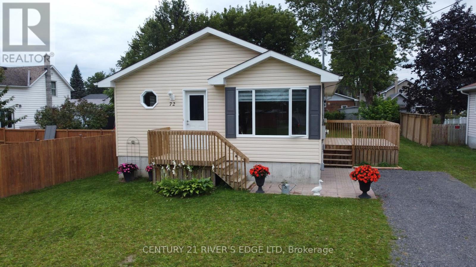 72 ST LAWRENCE STREET Property Photo 1