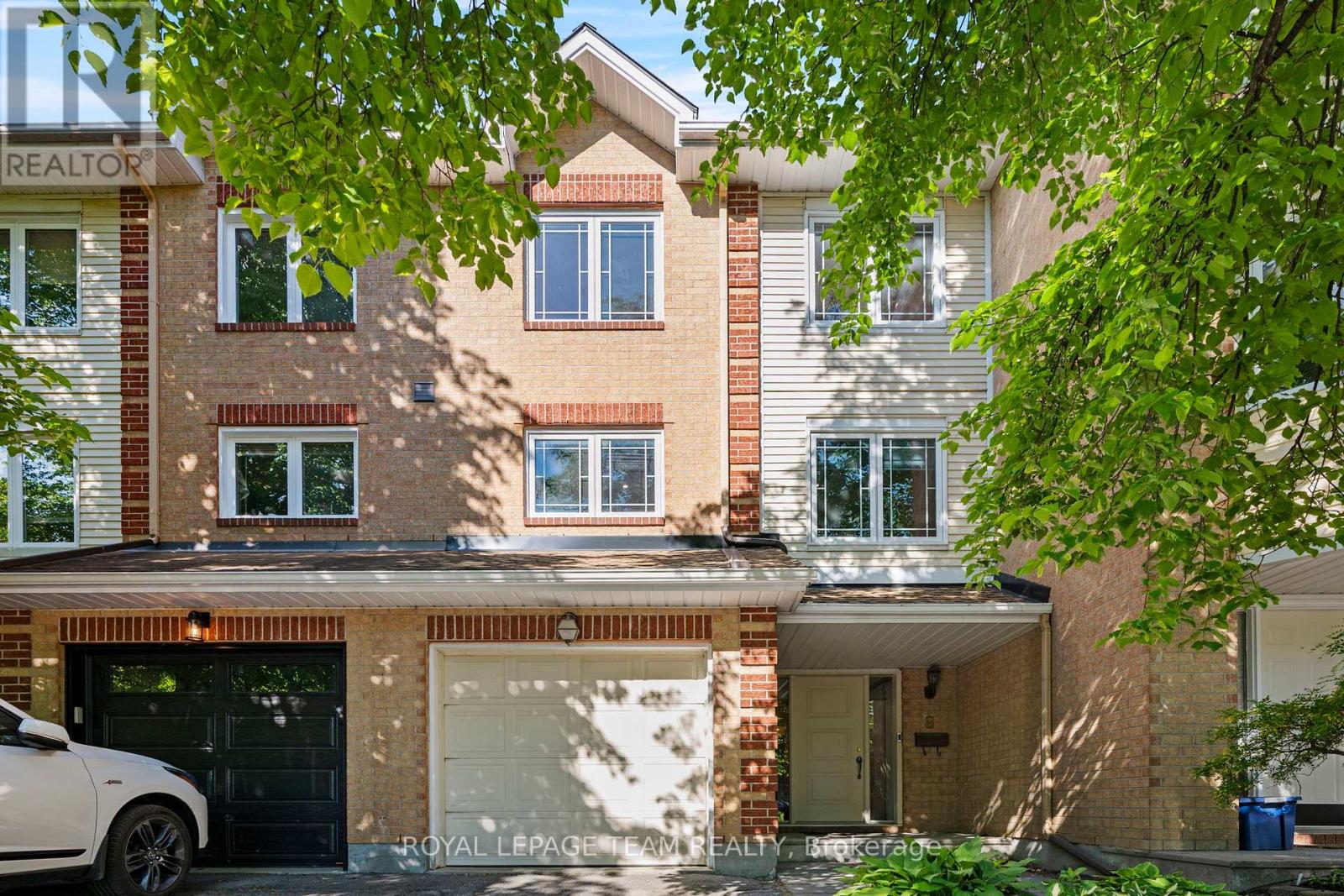 8 MANNINGTON COURT