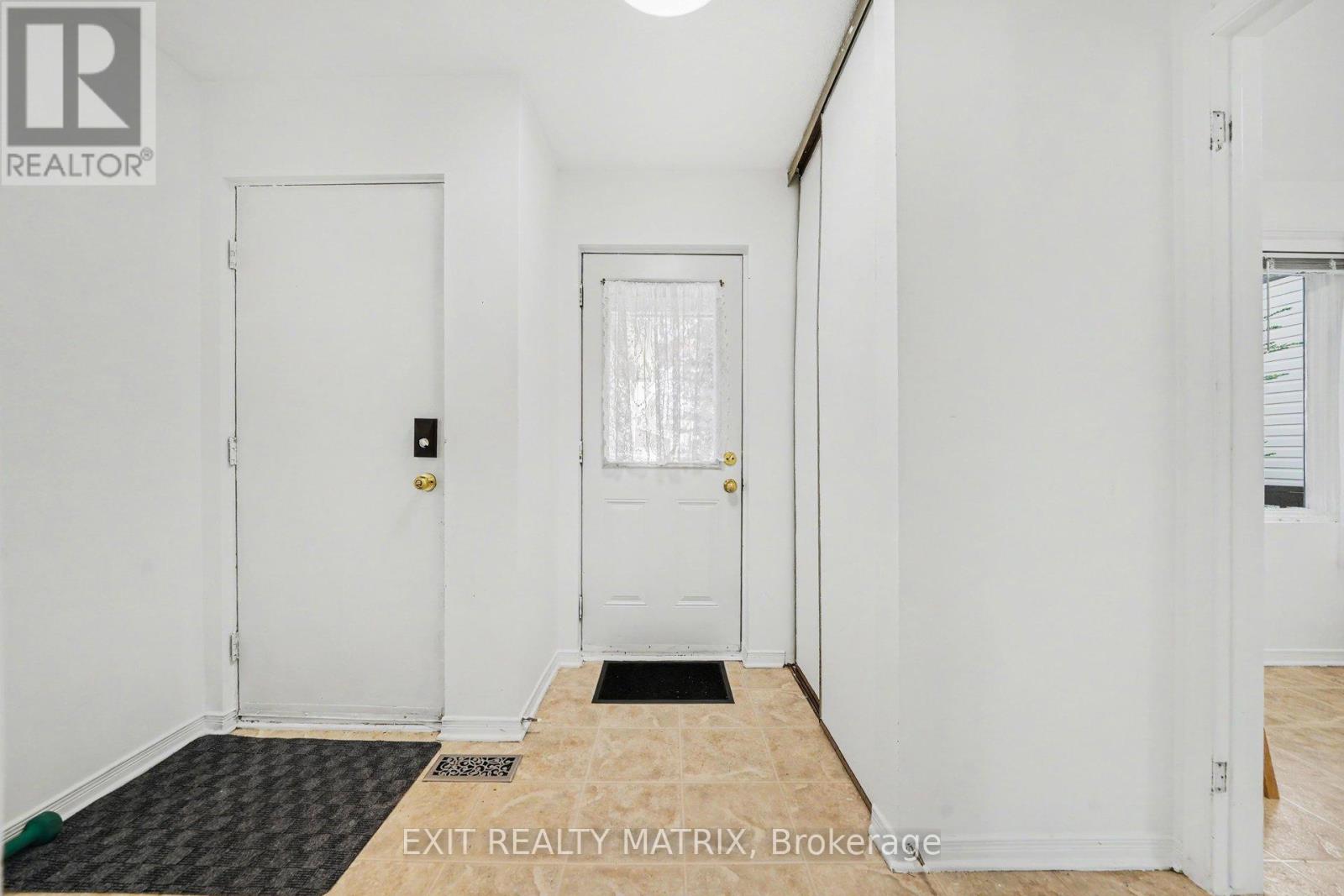 3773 Autumnwood Street Property Photo 4