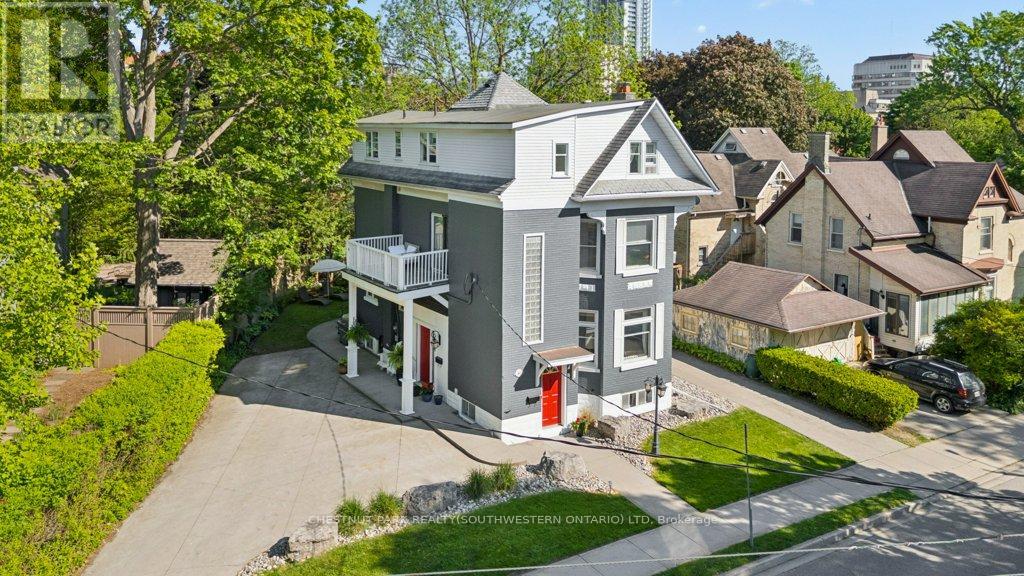 149 Young Street Property Photo 3