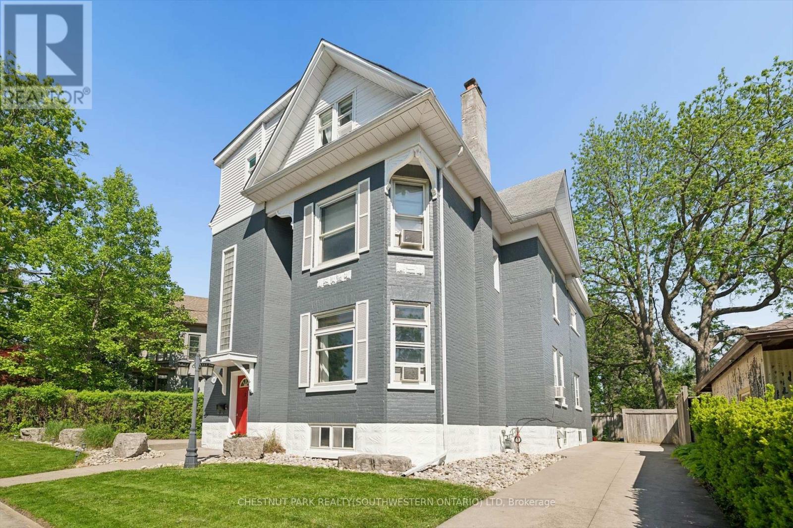 149 Young Street Property Photo 5