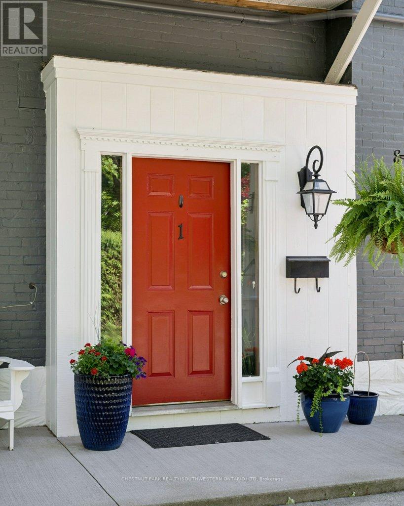 149 Young Street Property Photo 8