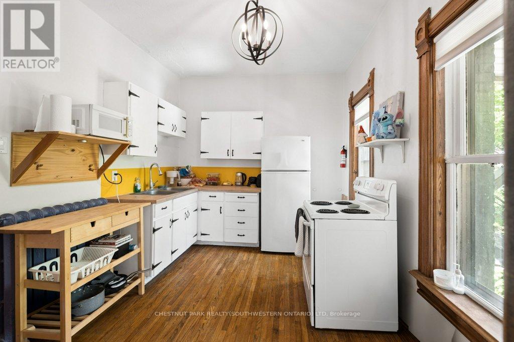 149 Young Street Property Photo 20