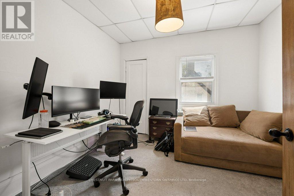 149 Young Street Property Photo 26