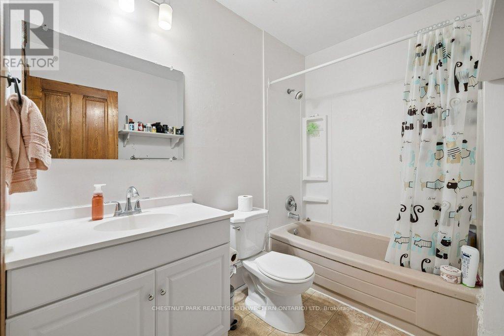 149 Young Street Property Photo 27